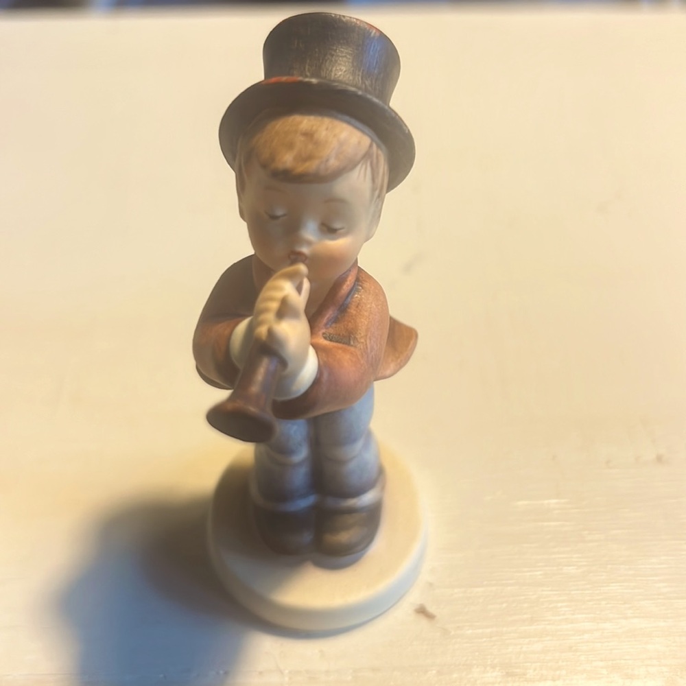 hummel figurine